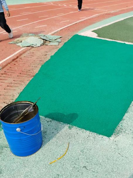 东莞球场翻新修补改造专项服务介绍